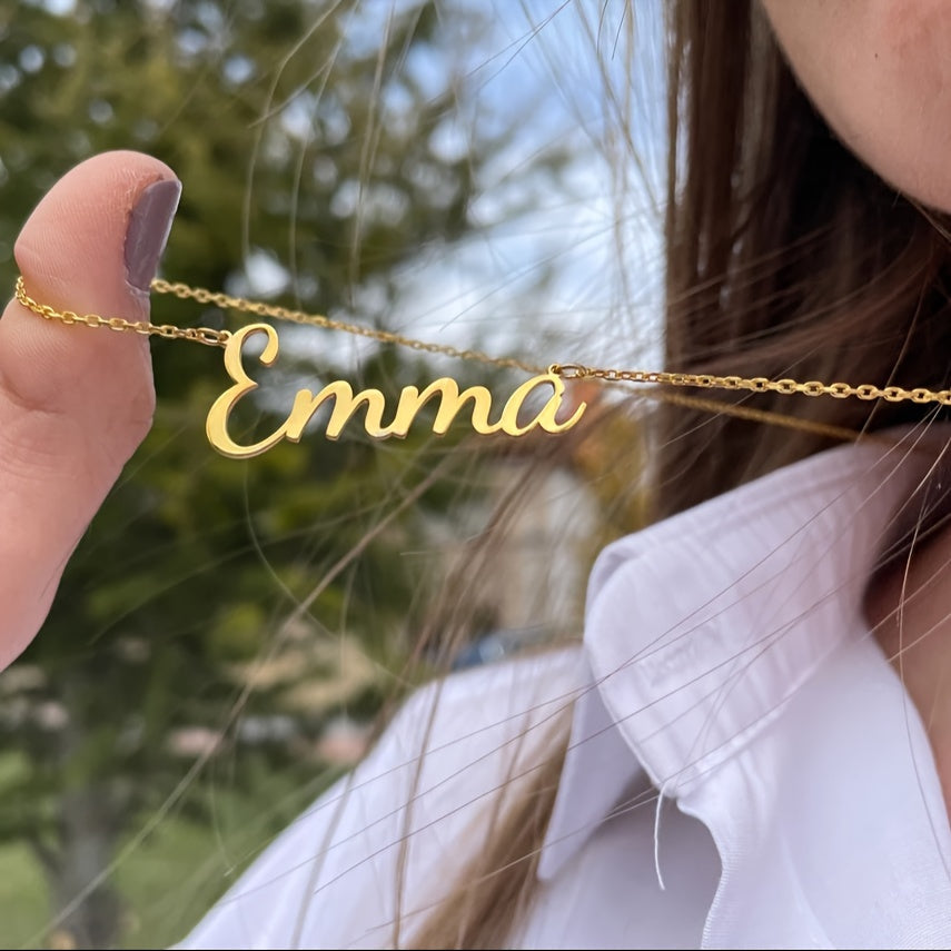 Customizable name necklace size is available for selection